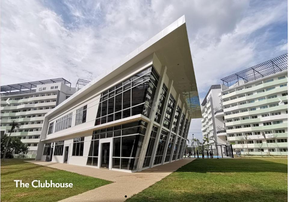 The Residences At Commonwealth By Century Properties Quezon City Ngoại thất bức ảnh